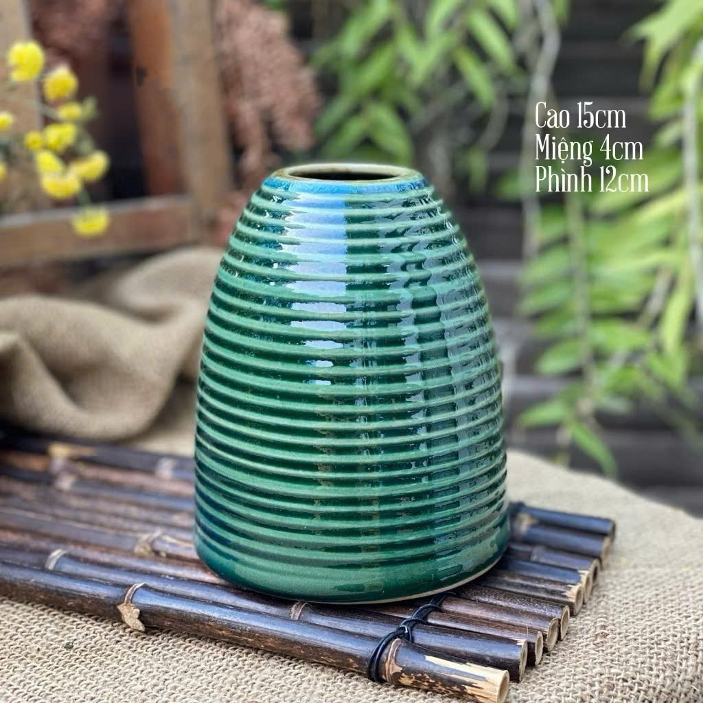 Bình hoa bằng gốm